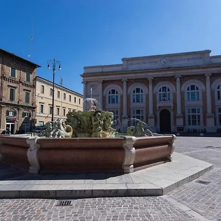 Apartment Rossini Vicino Al Teatro Rossini By Yohome Pesaro