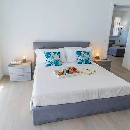 Apartment Rossini Vicino Al Teatro Rossini By Yohome *