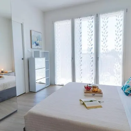 Rossini Vicino Al Teatro Rossini By Yohome