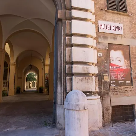 Apartment Rossini Vicino Al Teatro Rossini By Yohome