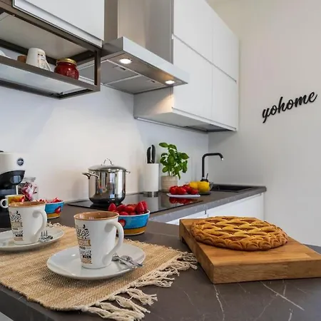 Apartment Rossini Vicino Al Teatro Rossini By Yohome