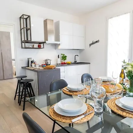 Rossini Vicino Al Teatro Rossini By Yohome * Pesaro