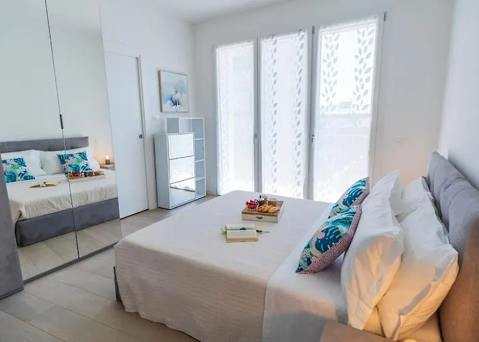 Rossini Vicino Al Teatro Rossini By Yohome