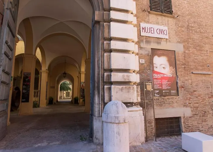 Apartment Rossini Vicino Al Teatro Rossini By Yohome