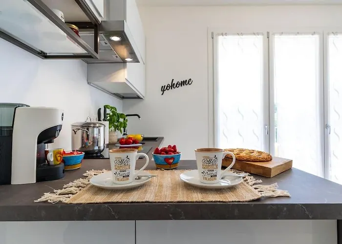 Apartment Rossini Vicino Al Teatro Rossini By Yohome