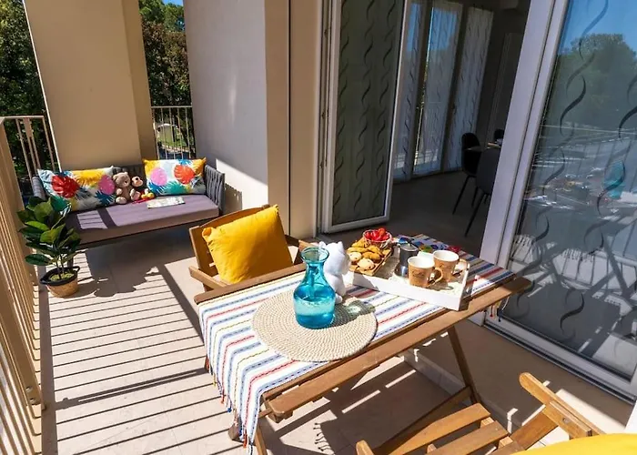 Rossini Vicino Al Teatro Rossini By Yohome Pesaro